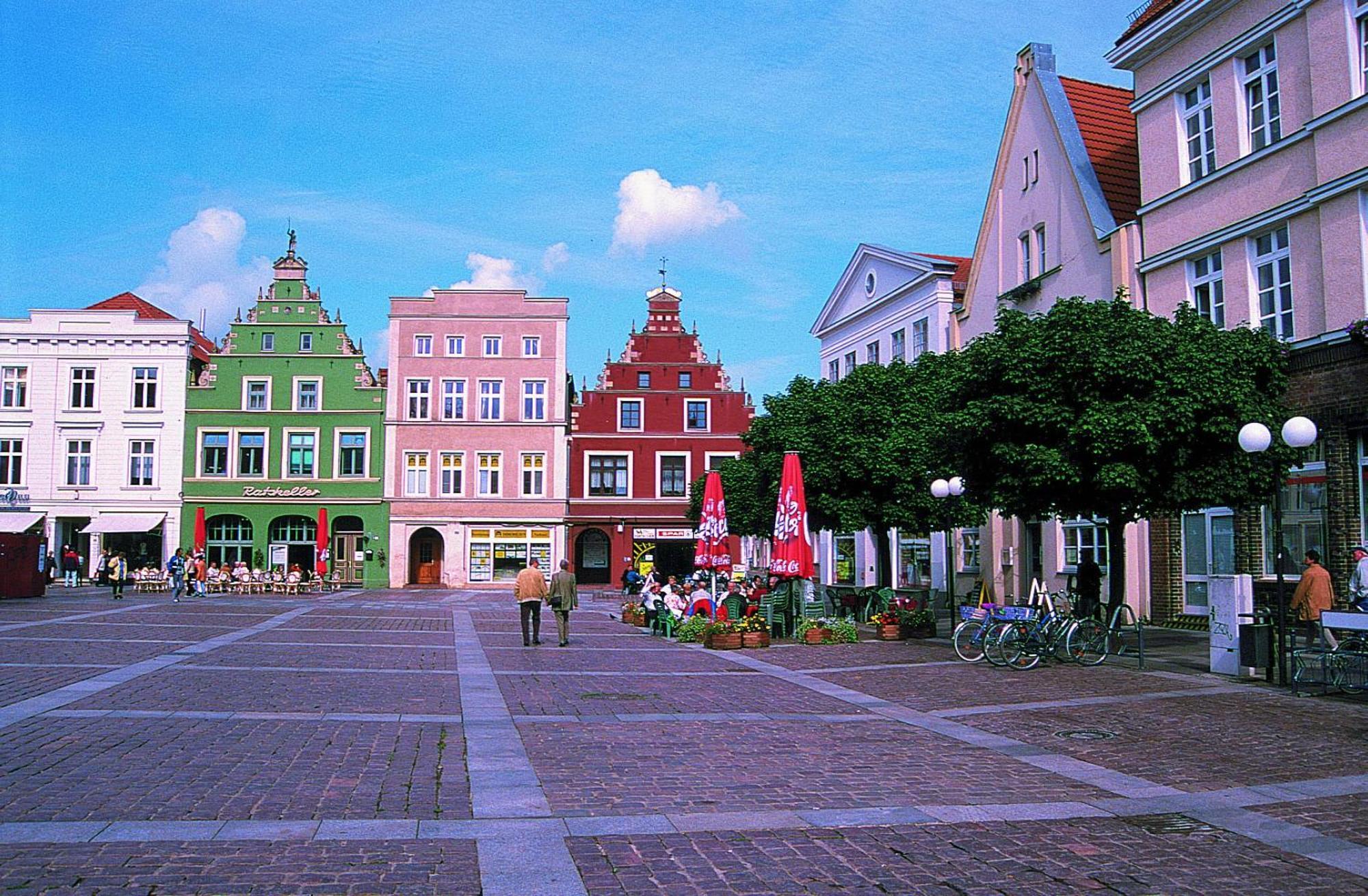 Sweet Dream Hostel & Pension - Self Check-In Гюстров Екстер'єр фото