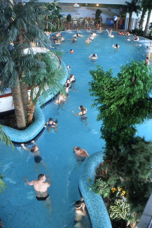 Sweet Dream Hostel & Pension - Self Check-In Гюстров Екстер'єр фото