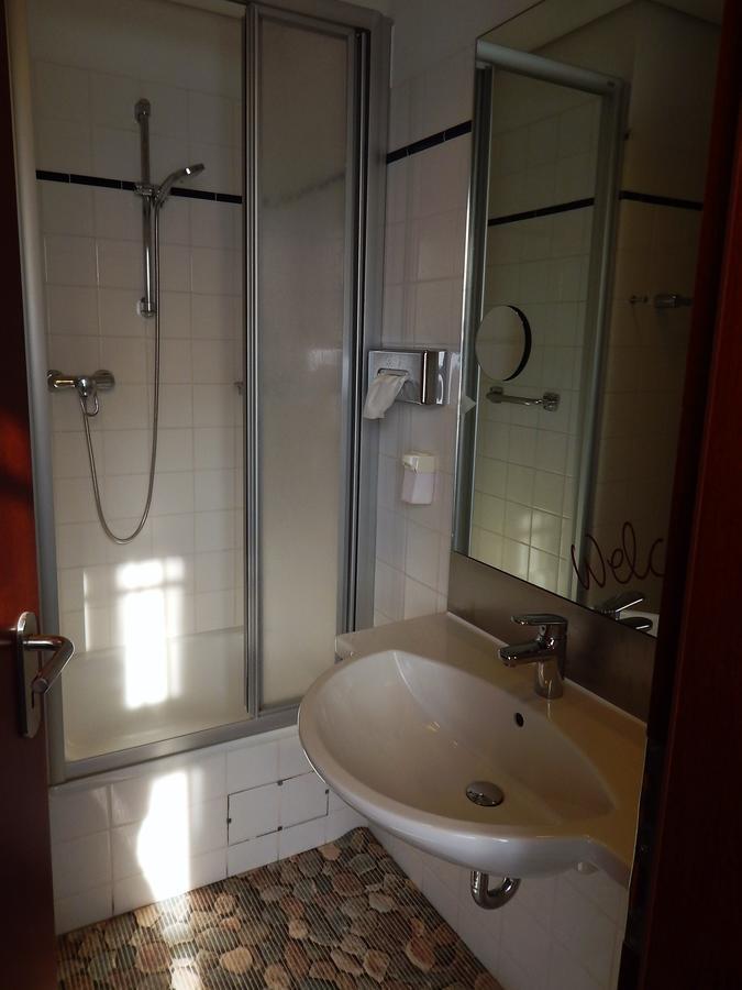 Sweet Dream Hostel & Pension - Self Check-In Гюстров Екстер'єр фото