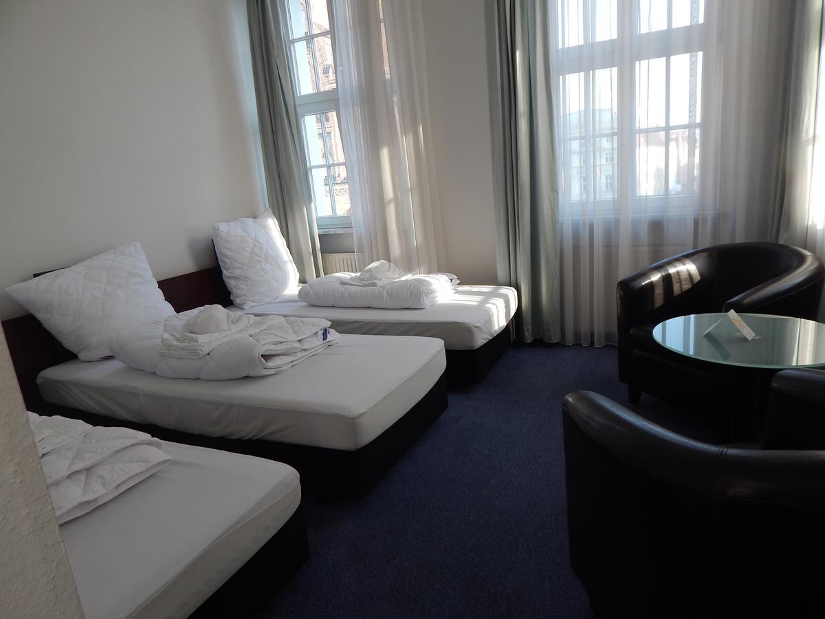 Sweet Dream Hostel & Pension - Self Check-In Гюстров Екстер'єр фото
