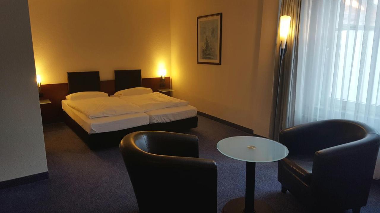 Sweet Dream Hostel & Pension - Self Check-In Гюстров Екстер'єр фото